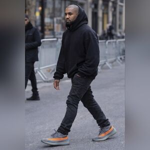 Size 9.5 Adidas Yeezy Boost 350 V2 Beluga